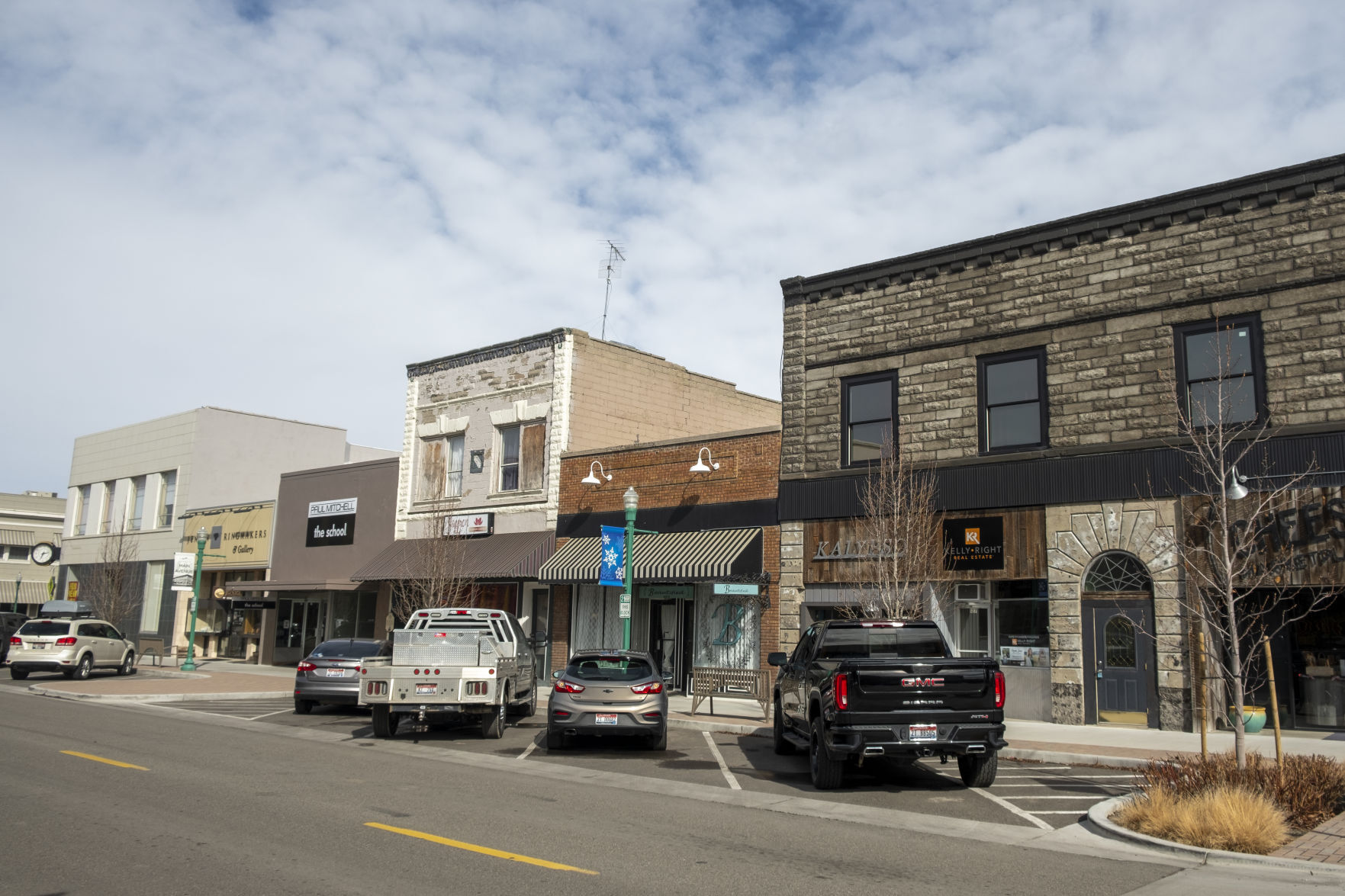 Main Avenue East